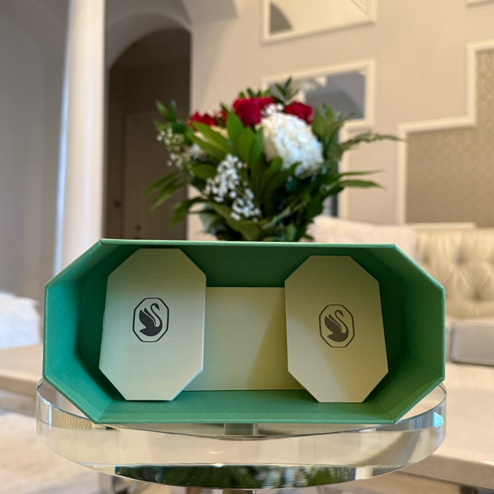 NWT Swarovski Sunglasses - Picture 6 of 7